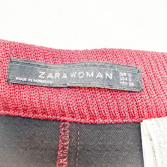 Zara Red Flare Mini Skirt Corduroy Embossed Pattern Size Small - Picture 4 of 5